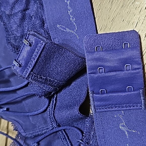 PINK NWOT Victoria's Secret Blue Halter Style Bralette Size Med 36DD - Picture 4 of 6